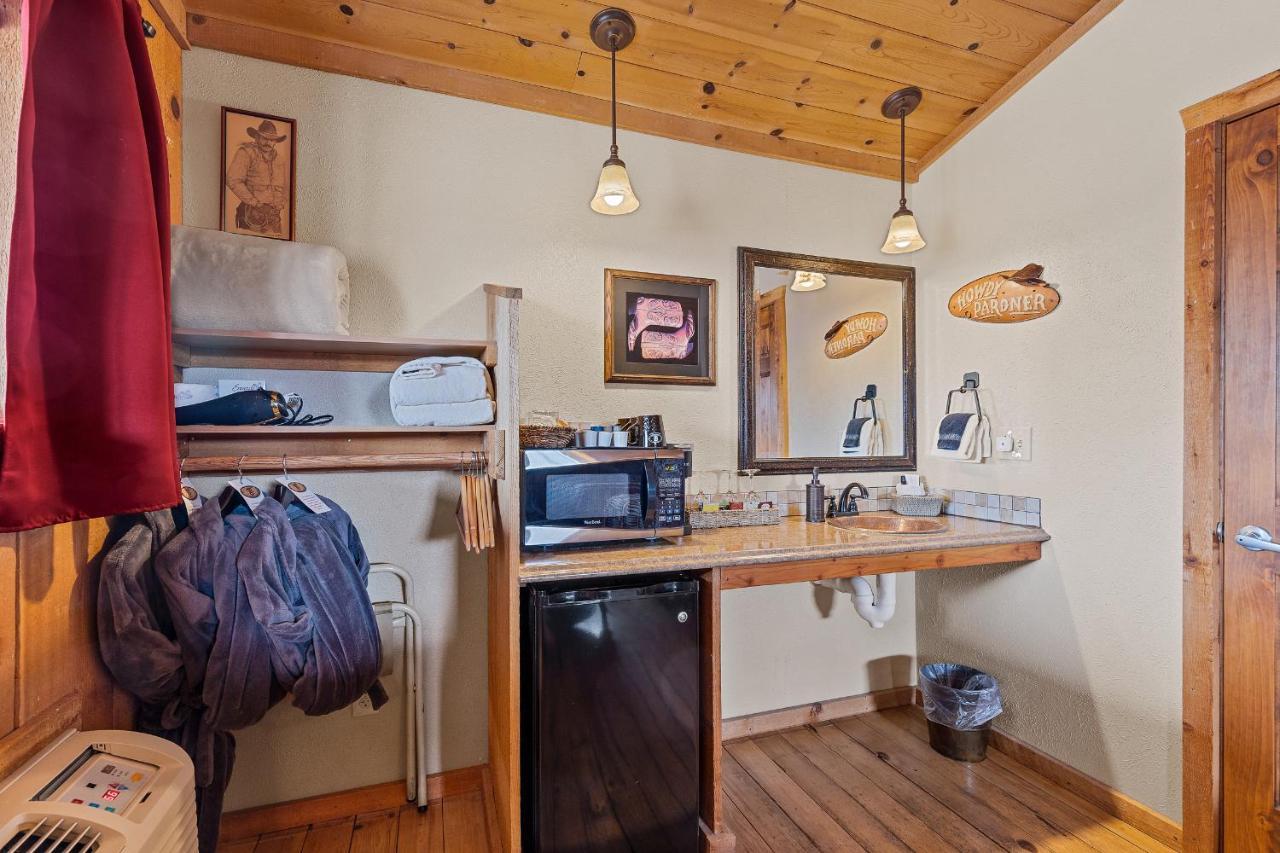 Trapper'S Rendezvous Bed & Breakfast Williams Bagian luar foto