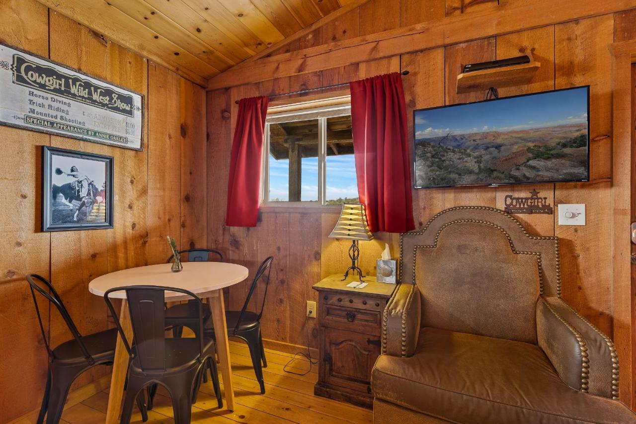 Trapper'S Rendezvous Bed & Breakfast Williams Bagian luar foto