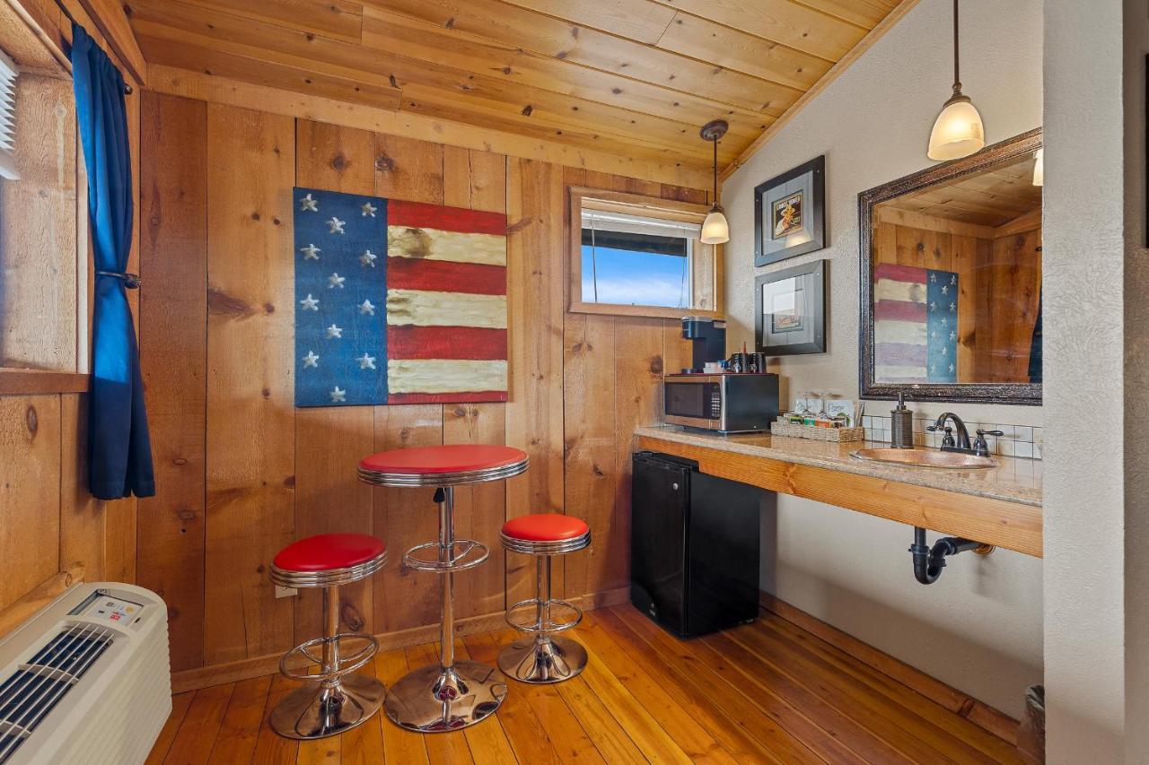 Trapper'S Rendezvous Bed & Breakfast Williams Bagian luar foto