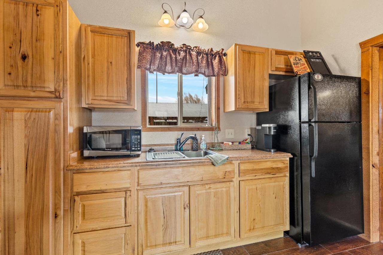 Trapper'S Rendezvous Bed & Breakfast Williams Bagian luar foto