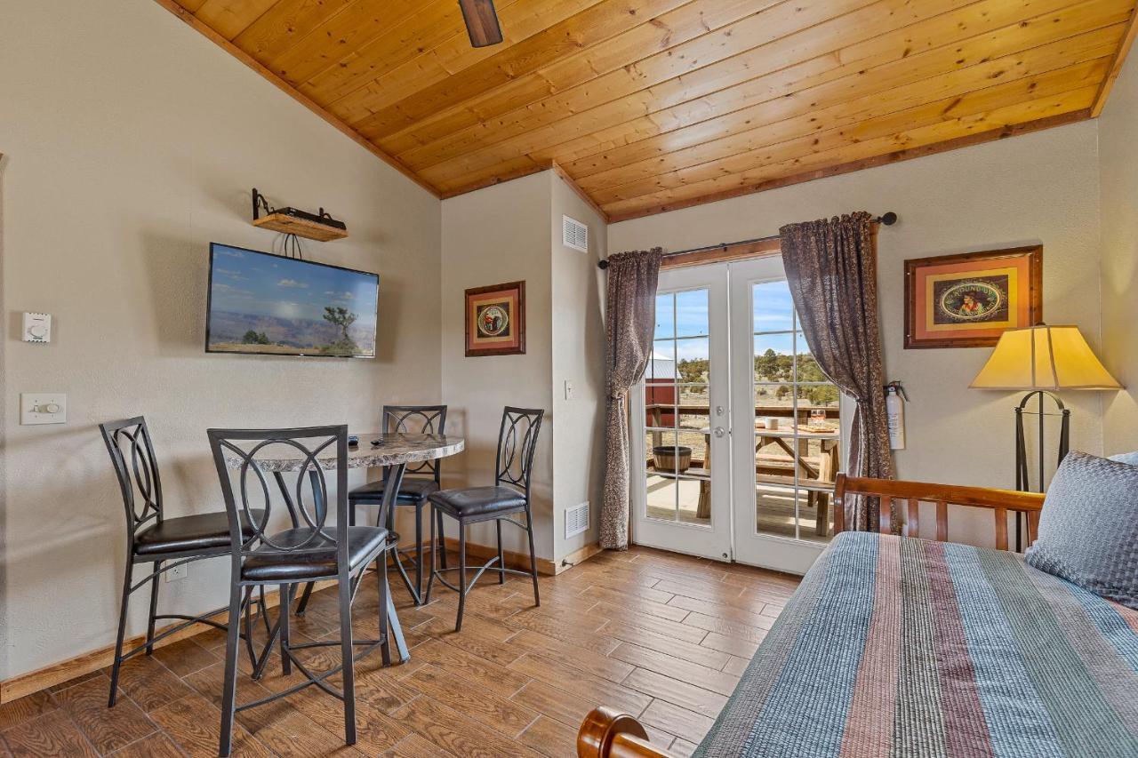 Trapper'S Rendezvous Bed & Breakfast Williams Bagian luar foto