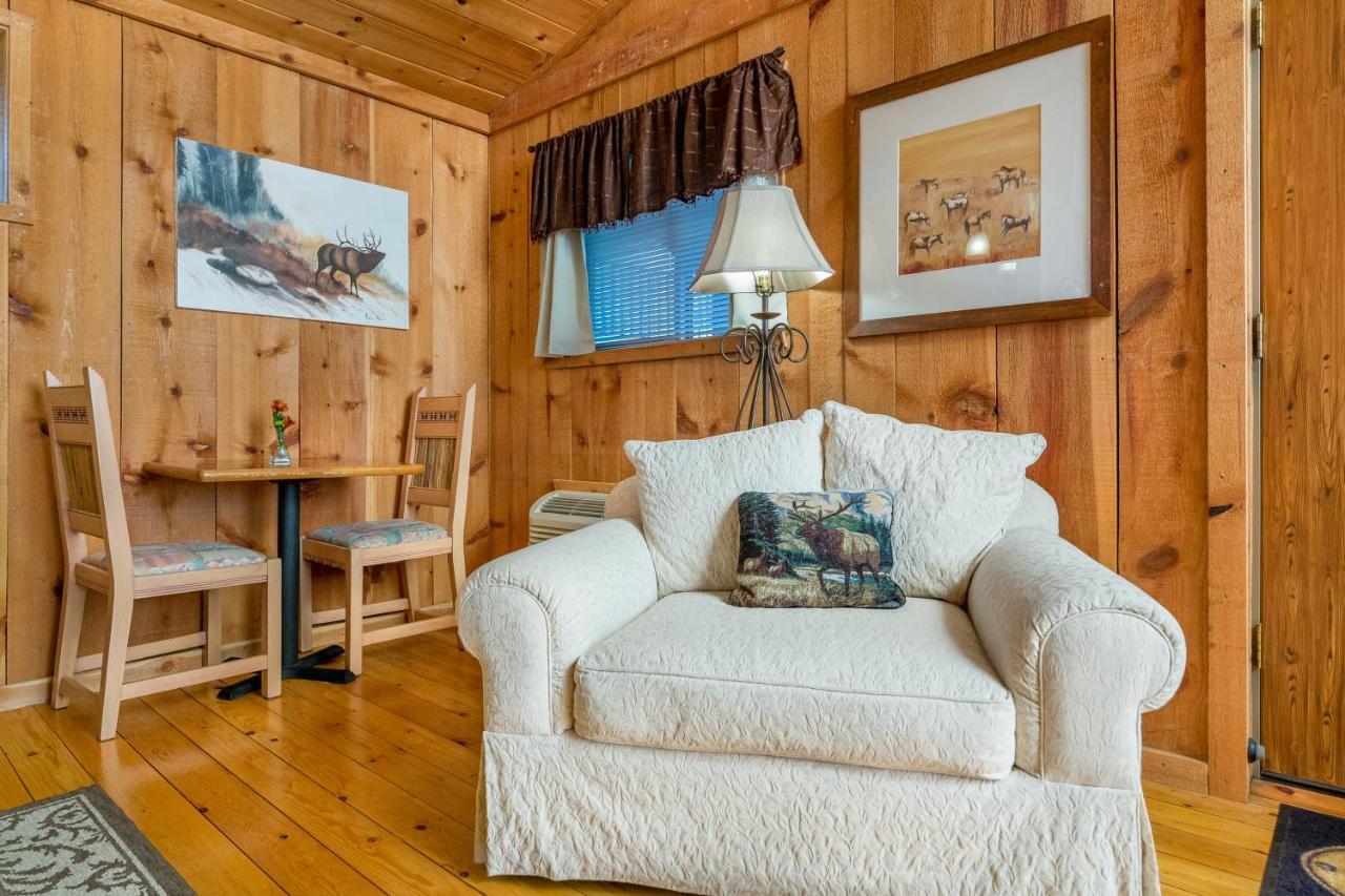 Trapper'S Rendezvous Bed & Breakfast Williams Bagian luar foto