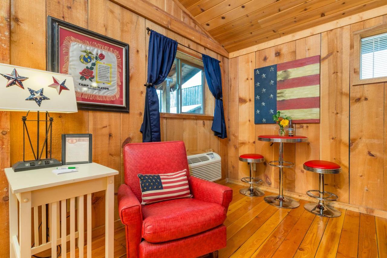 Trapper'S Rendezvous Bed & Breakfast Williams Bagian luar foto